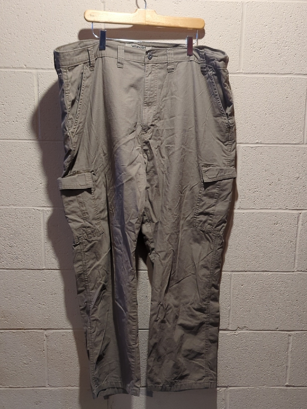 Wrangler Men’s Olive-Tone Cargo Pants